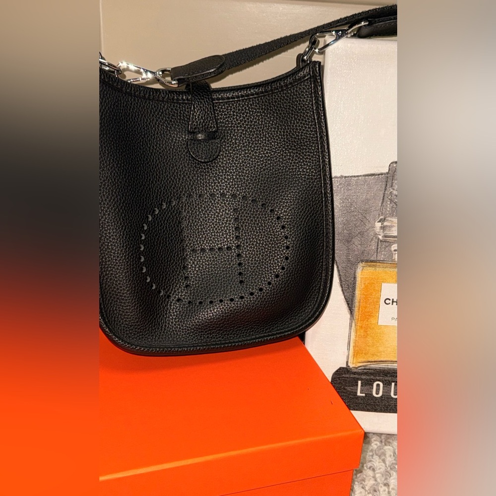 Cross body luxury inspired (Evelyn TPM) leather bag - Picture 10 of 11